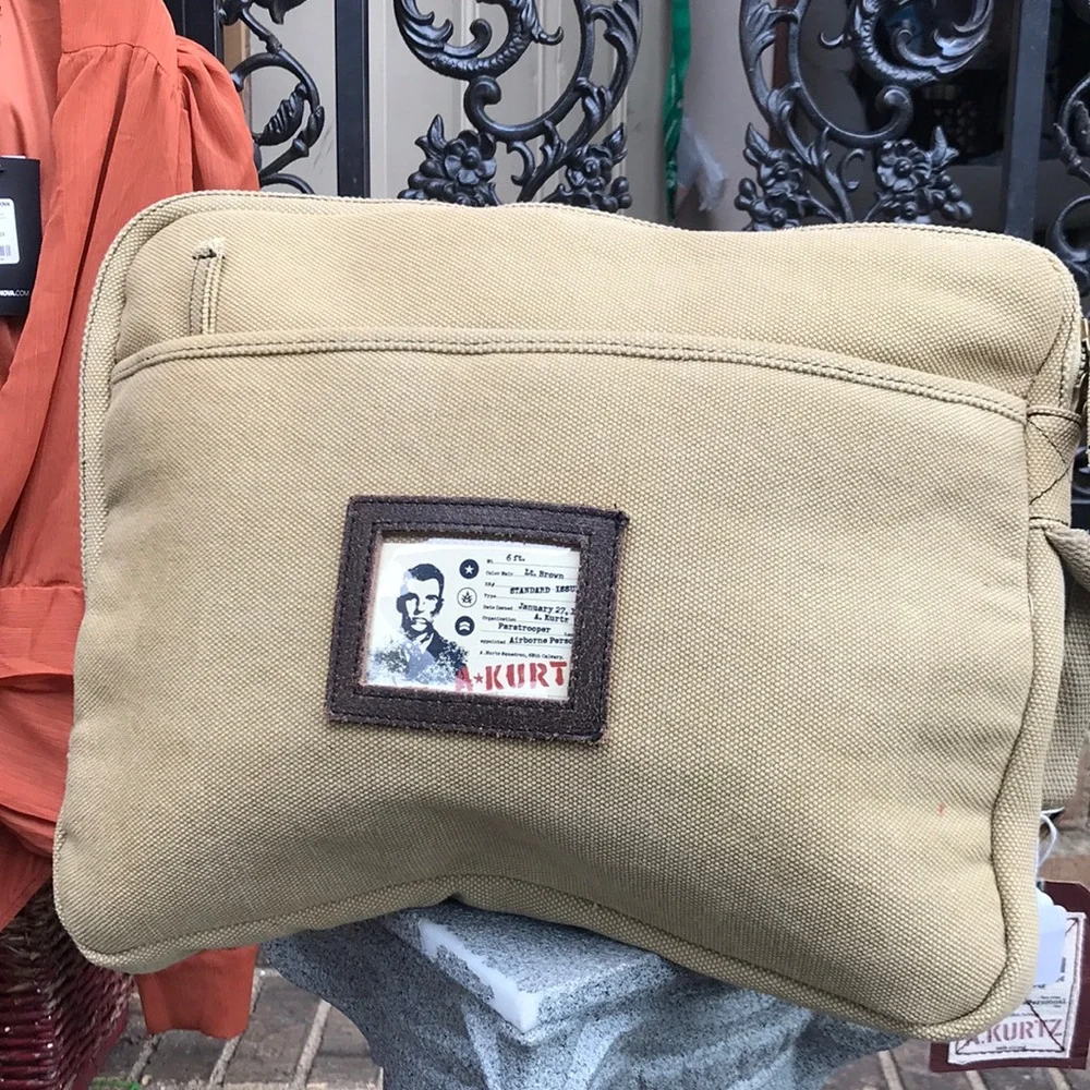 🚨B2G1 New A KURTZ Khaki Tan Canvas Laptop Case